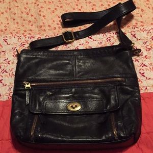 Lg/Med Black Fossil Cross-Body Handbag.